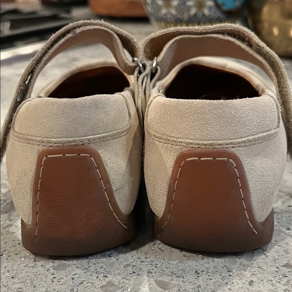 Footprints by Birkenstock Beige Suede Mary Jane Cream Flats & Loafers Size EU37 - Picture 5 of 7